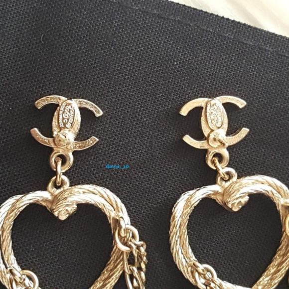 Chanel CC Heart Chain Drop Dangle Earrings, Gold - Picture 7 of 8